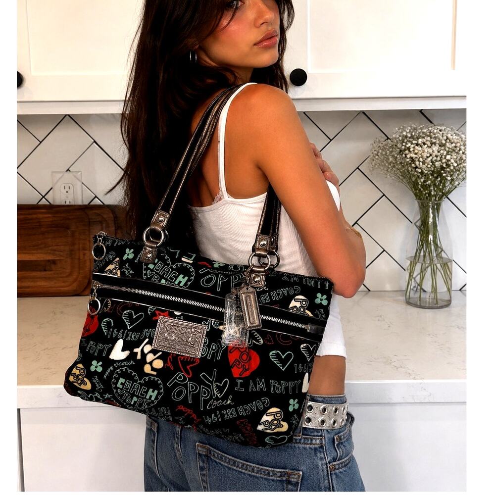 Coach Poppy Large Glam Tote and wallet wristlet Black Multi Graffiti Print Y2K